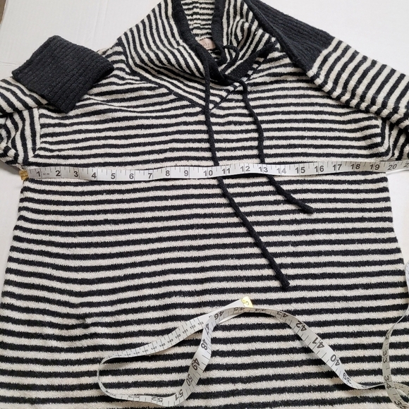 Philosophy Black And White Striped Funnel Neck Pullover Sweater - Picture 9 of 12